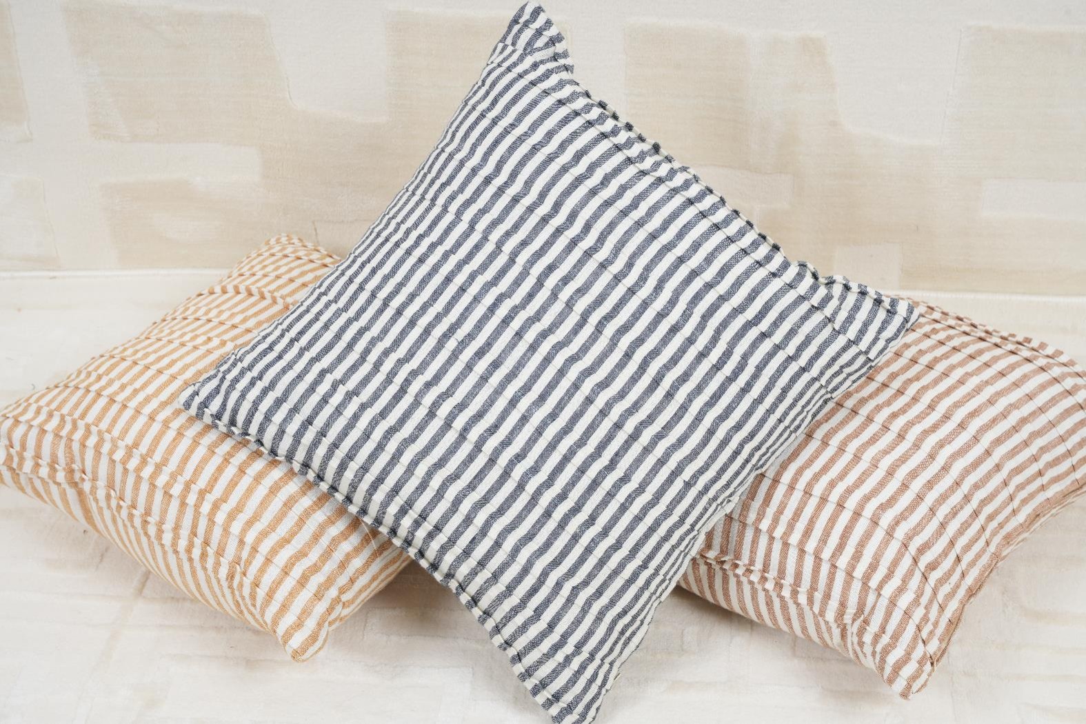 cushion woven 1.jpg